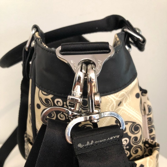 Petunia Pickle Bottom Diaper Bag City Carryall - Picture 5 of 8